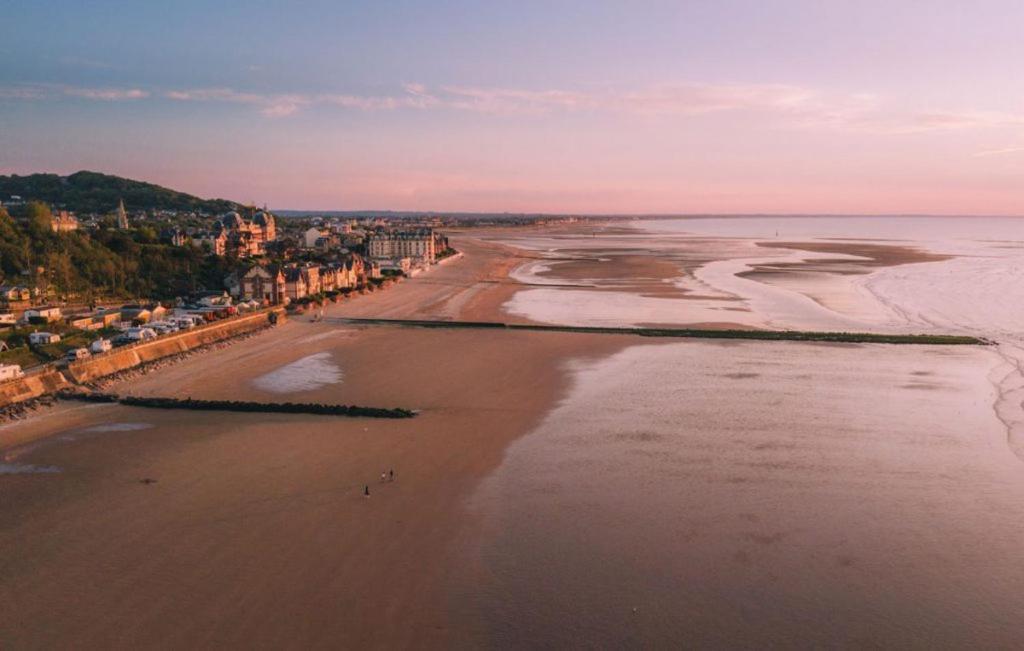 La Perle Bleue-T2 Hypercentre -3 Min De La Mer Cabourg Exterior photo